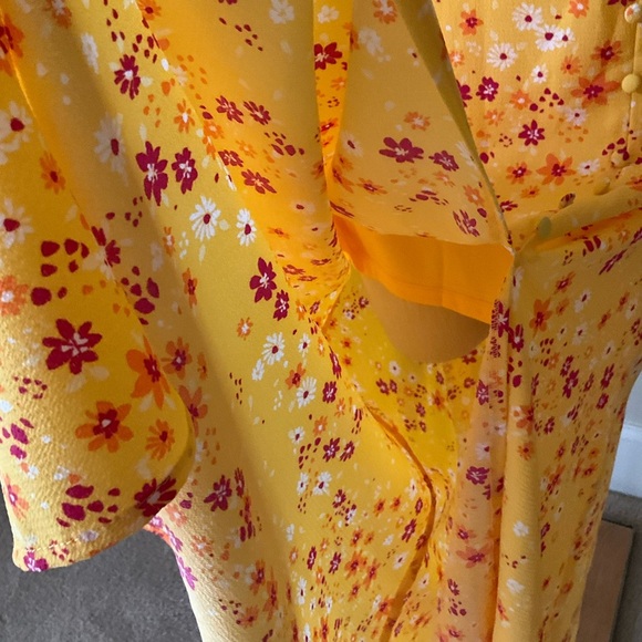 NWT BCBG Floral Yellow Button Down Midi Skirt - Picture 4 of 10